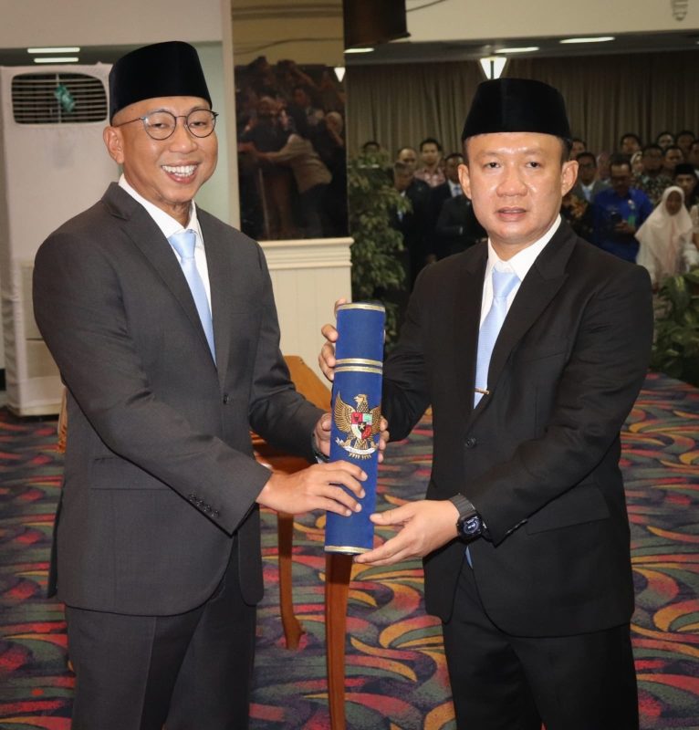 Gubernur Rahmat Mirzani Djausal Lantik  Marindo Kurniawan  Sebagai Sekda Provinsi Lampung
