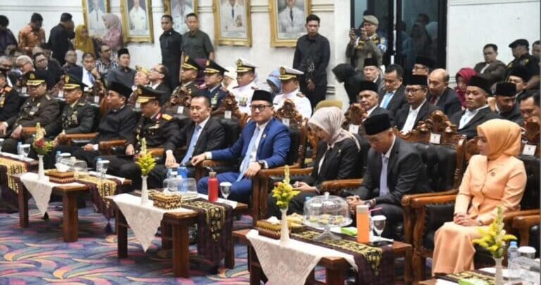 Ketua DPRD Lampung Hadiri Pelantikan Sekdaprov